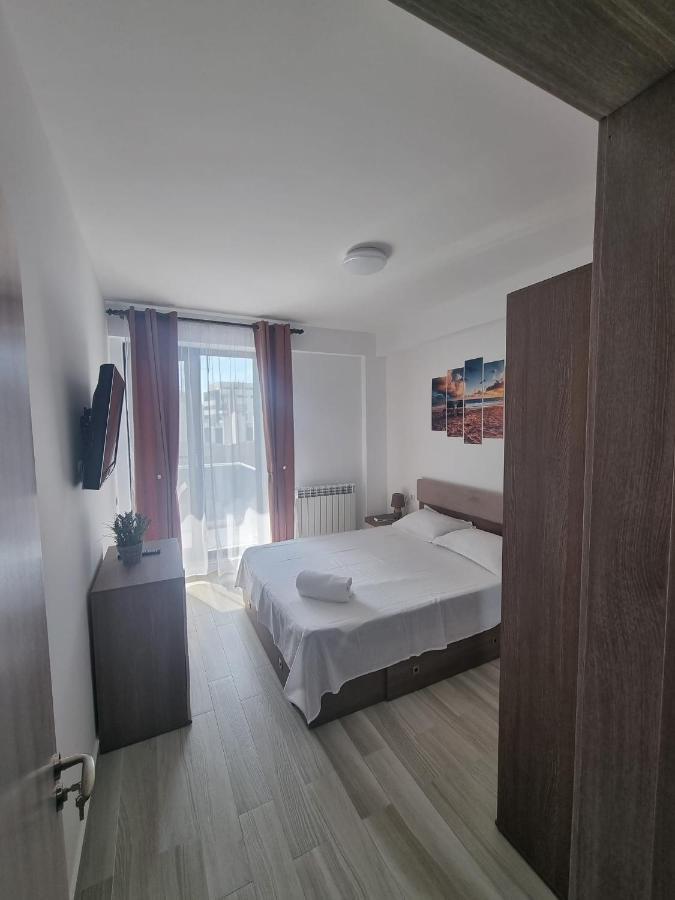 Apartament Mivali Lägenhet Năvodari Exteriör bild