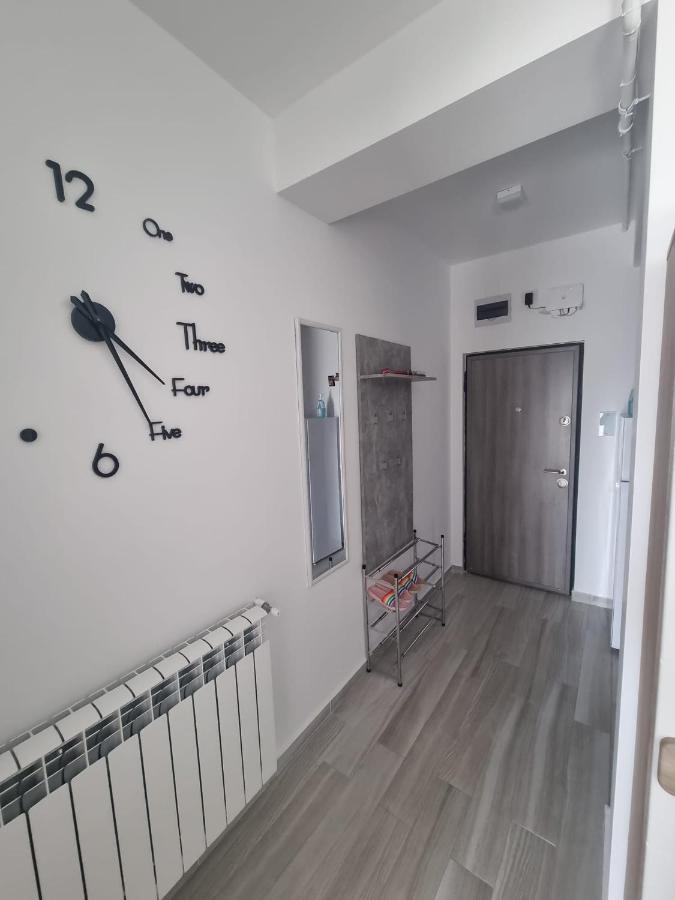 Apartament Mivali Lägenhet Năvodari Exteriör bild